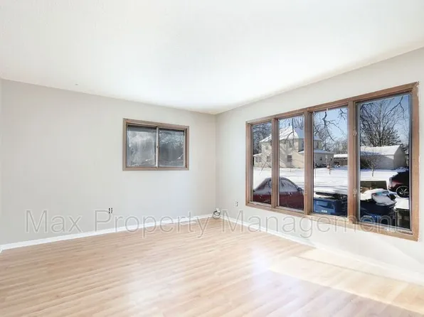 3919 SW 3rd St, Des Moines, IA 50315
