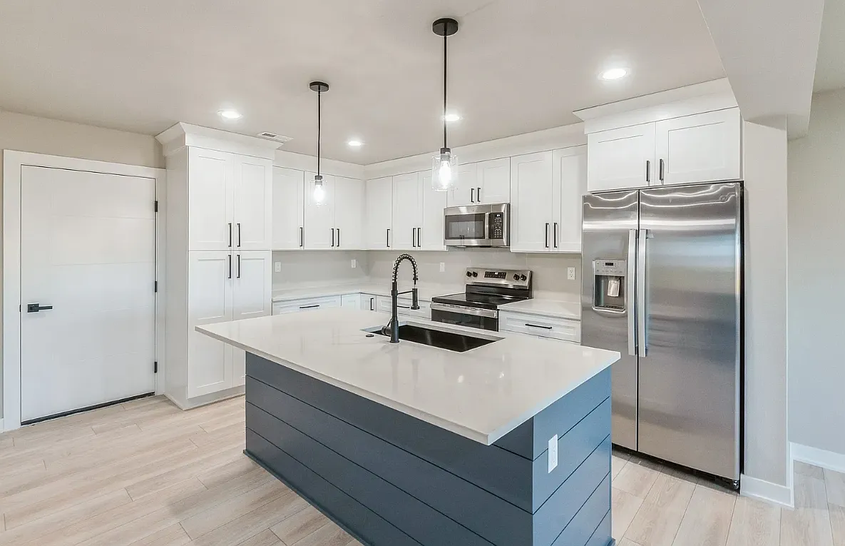 3 bed, 2.5 bath, 1575 sqft, $1,895 — Photo 1