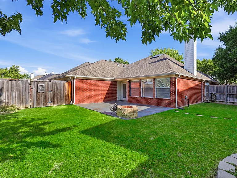 5625 Overland Dr — Photo 32