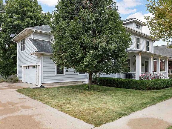 2nd image of 720 Walker Cir