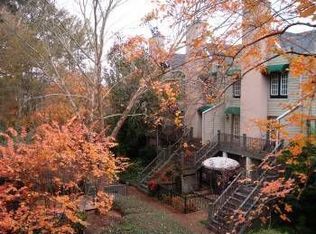 1313 Roxbury Ct, Jackson, MS 39211