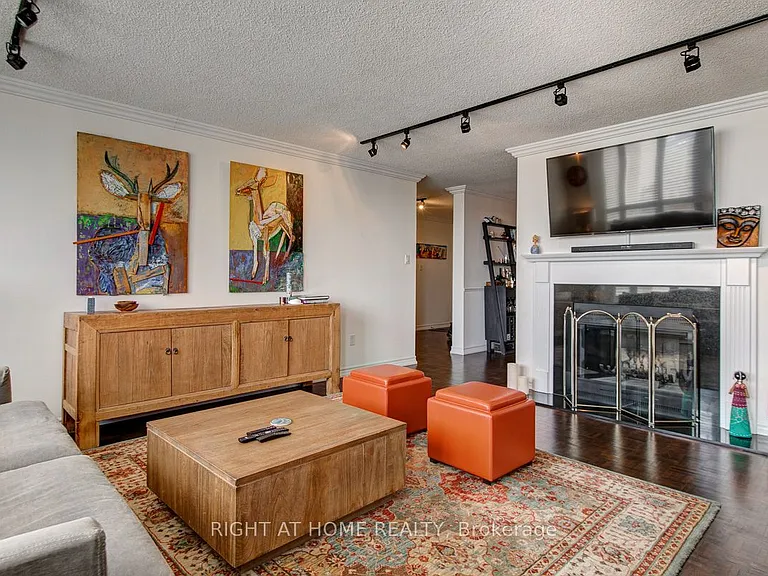 280 Simcoe St #1405 — Photo 10