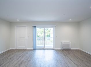 984 Sharon St #304, New Bedford, MA 02745