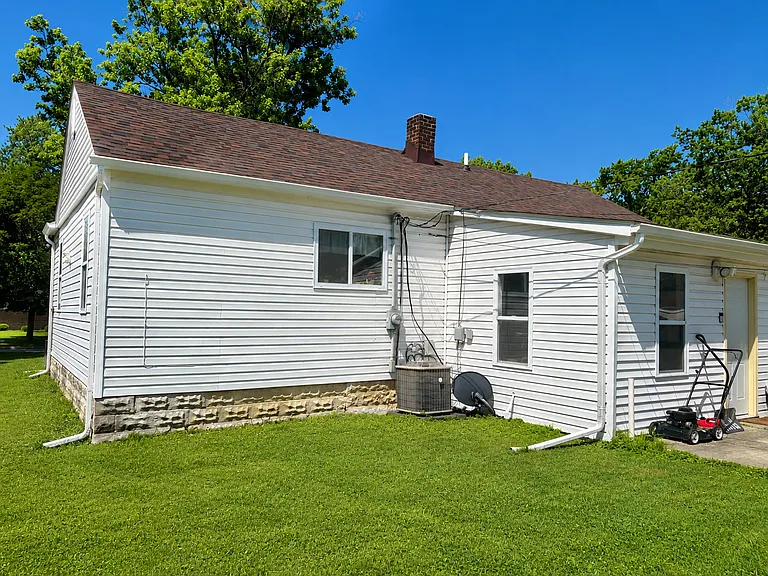 1266 Hugo Ave — Photo 12