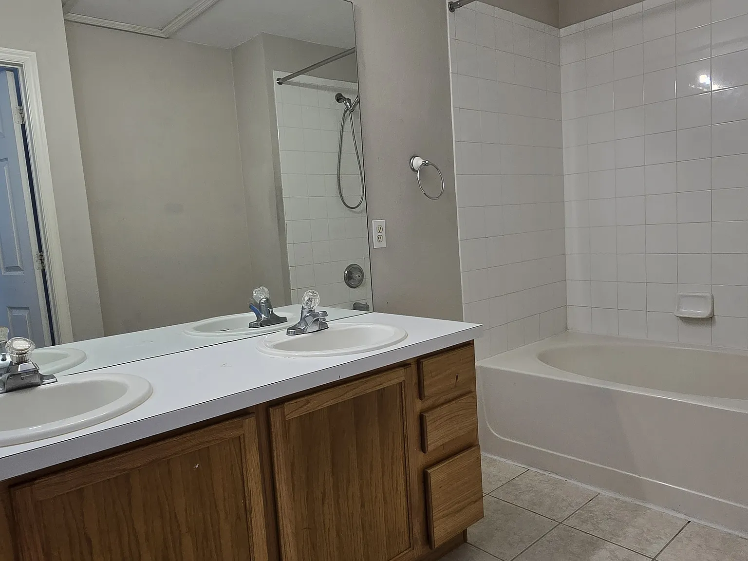 2 bed, 2.5 bath, 1546 sqft, $2,000 — Photo 4