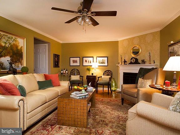 3rd image of 119 Oak Knoll Cir