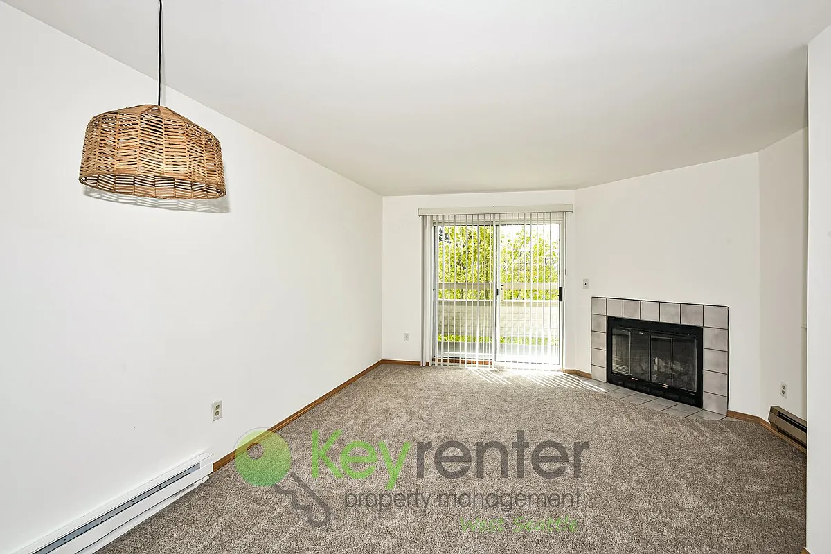 Building Photo - 6042 Fauntleroy Way SW