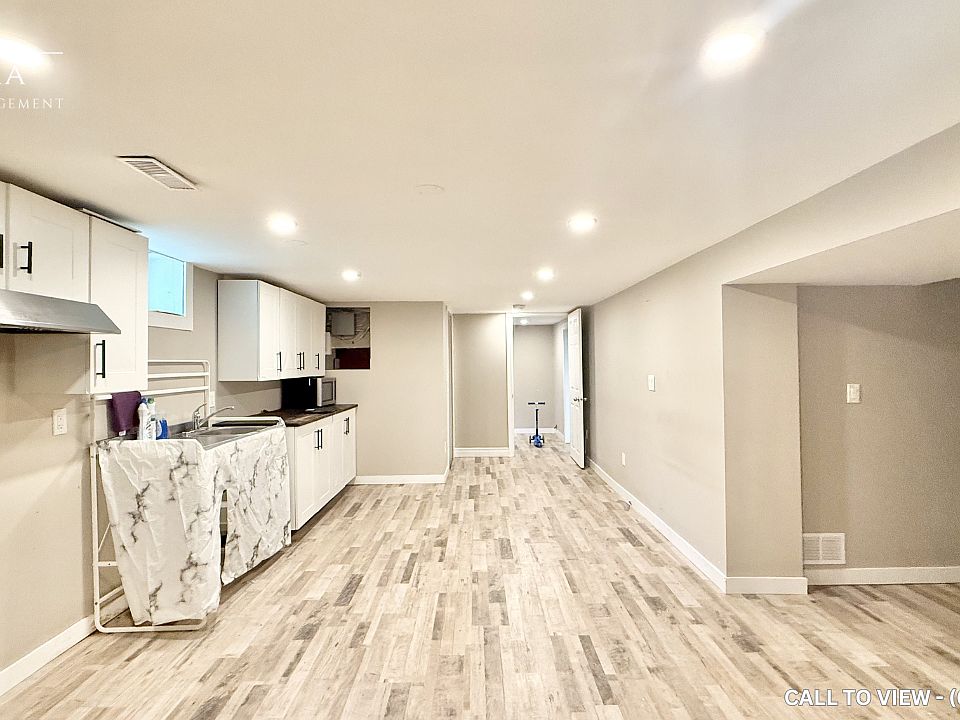 1st image of 17 Brinloor Blvd #2