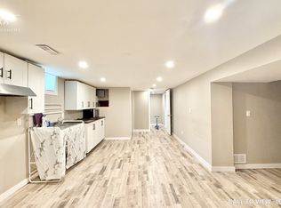17 Brinloor Blvd #2, Toronto, ON M1M 1L3