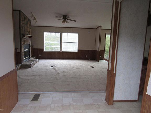 3rd image of 39 Larow Dr