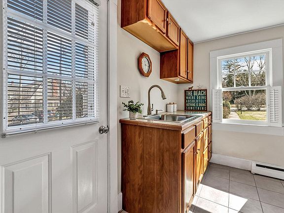 4th image of 344 Main Street UNIT 5