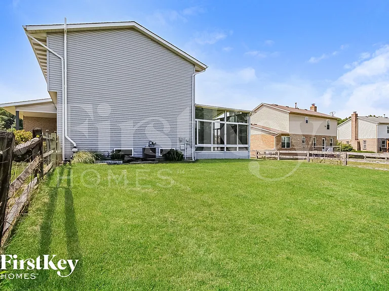 4792 Sarah Dr — Photo 14