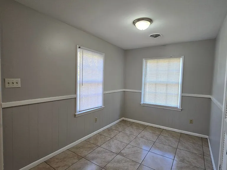 344 E Shelby Dr — Photo 4