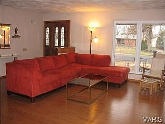 3rd image of 9030 Crestmoor Dr