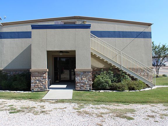 5th image of 601 Graham Rd