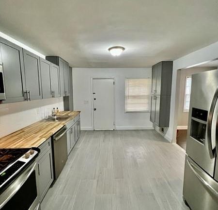 3rd image of 446 Tremont Ave #3