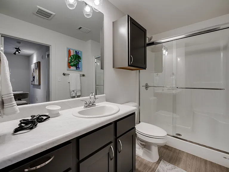 Brentwood Apartments — Photo 44