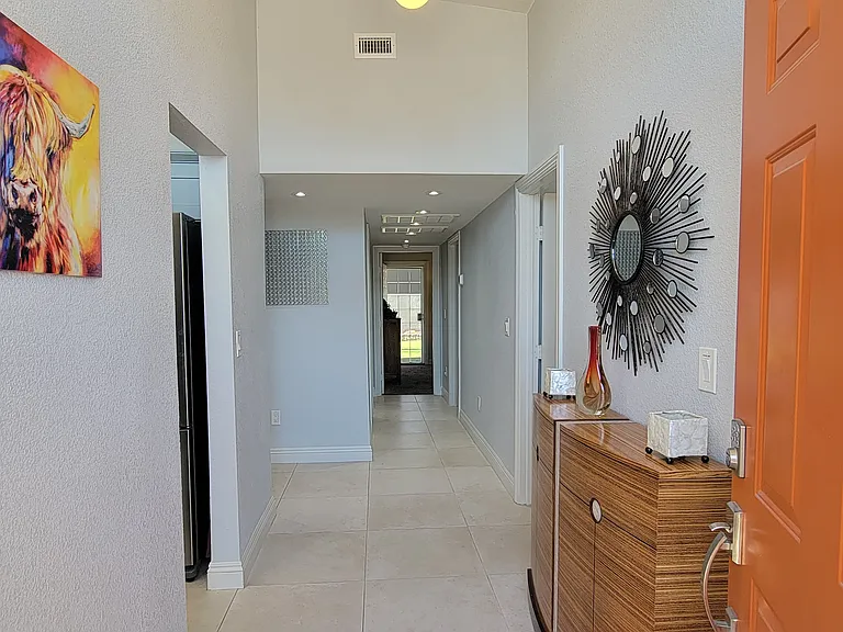3327 Seminole Cir — Photo 2