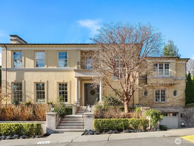 2001 Broadmoor Drive E, Seattle, WA, 98112
