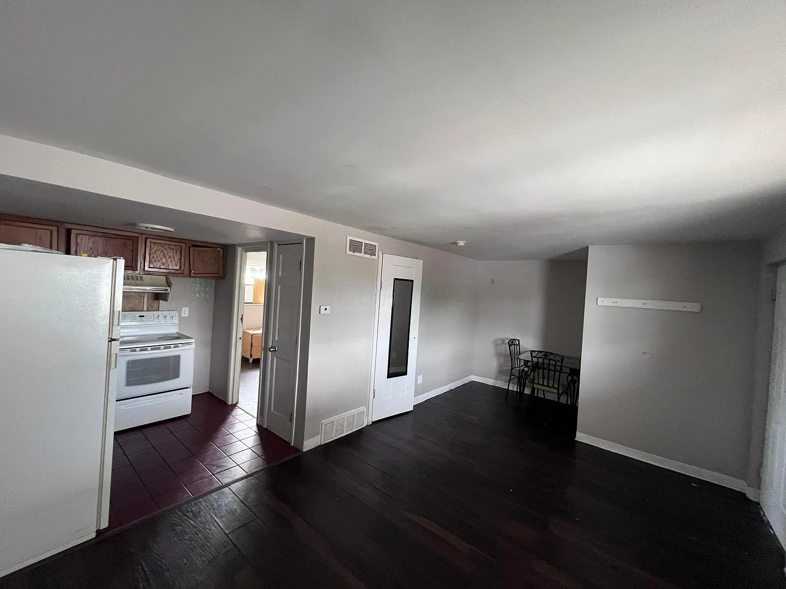 1 bed, 1.0 bath, 5301 sqft, $800 — Photo 3