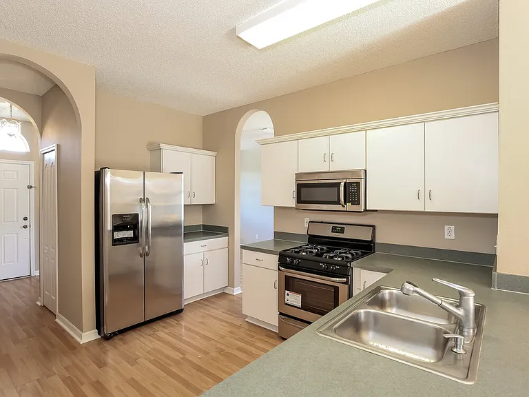 18233 Brookpark Dr — Photo 7