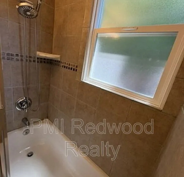 855 15th Ave — Photo 16