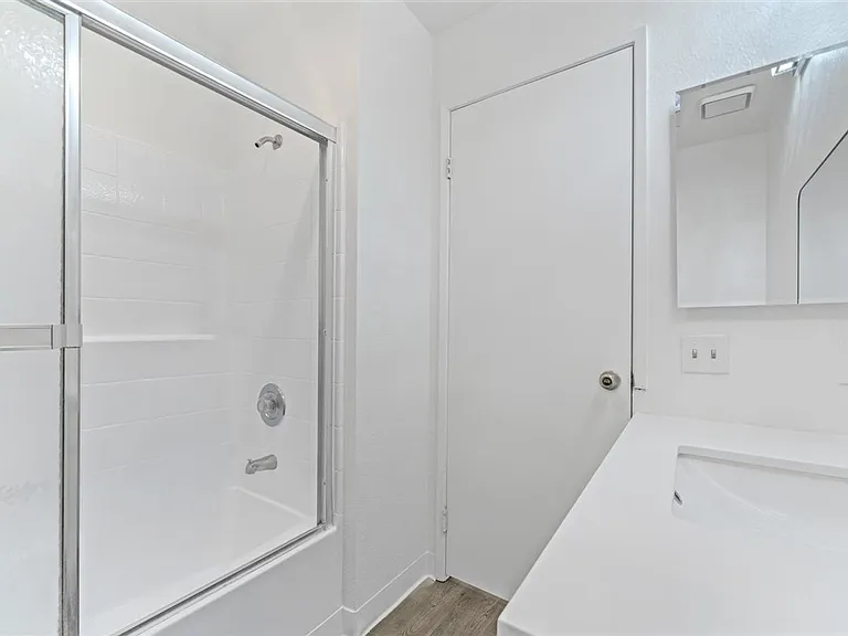 1175 E. Ocean Blvd — Photo 14