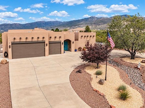 2nd image of 1721 Loma Verde