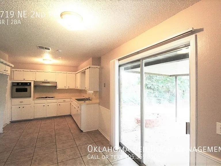 9719 NE 2nd Pl — Photo 5