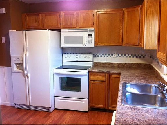 4th image of 30829 Marshall St
