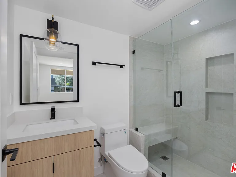 1332 Mohawk St — Photo 13