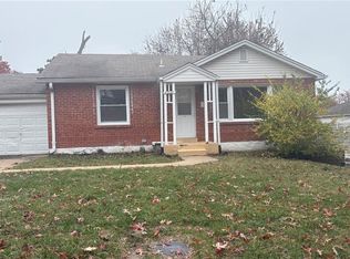 2032 Stillwater Dr, Saint Louis, MO 63114