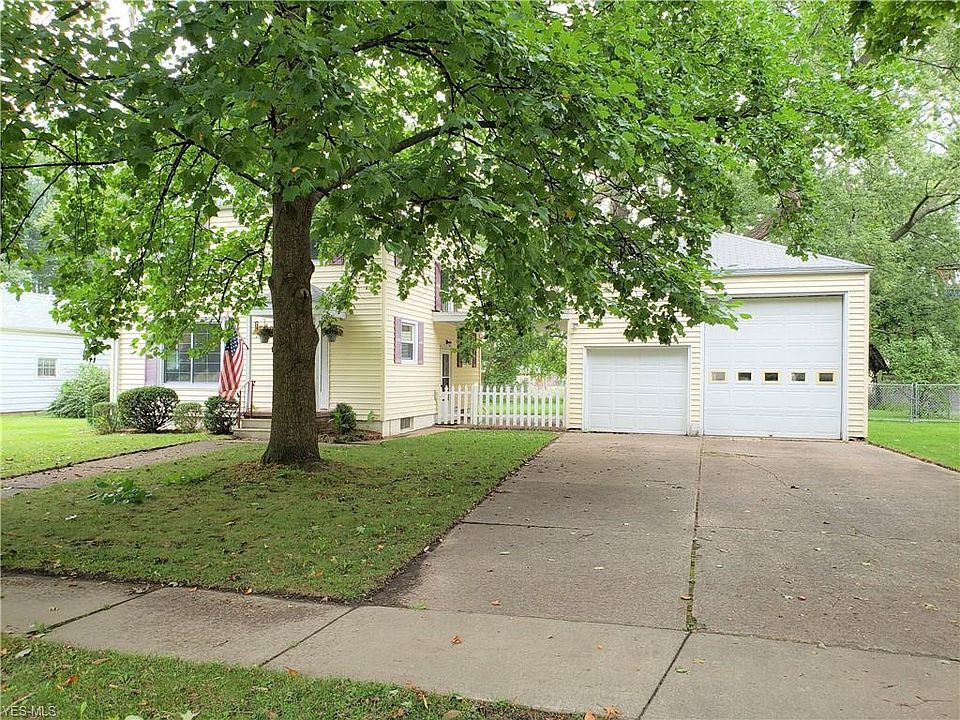 1st image of 163 Seneca Ave