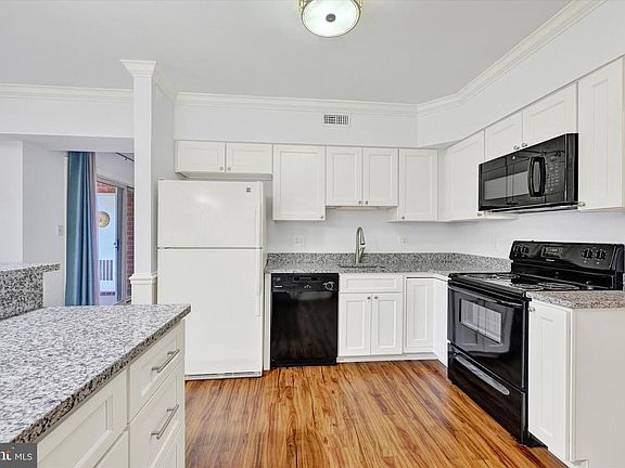 4th image of 2 Elphin Ct Unit 202