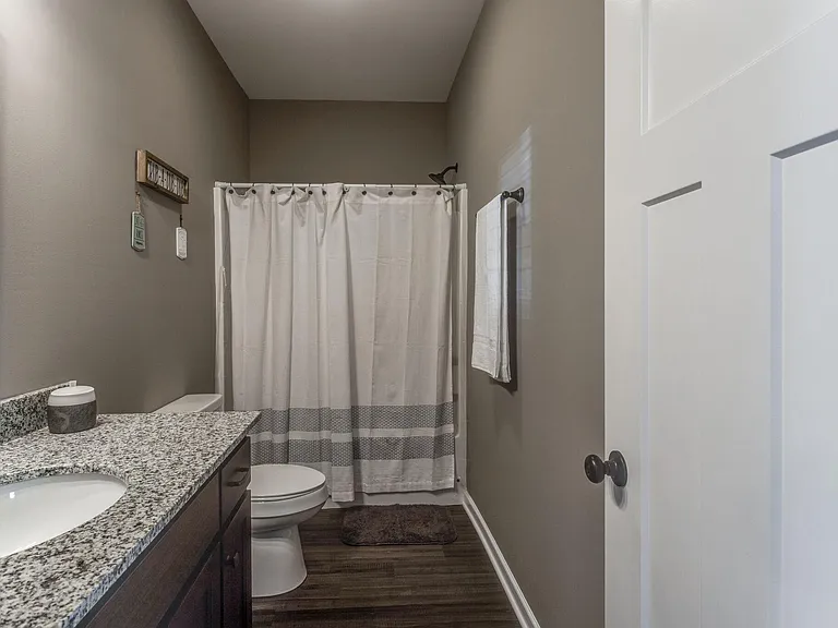 1070 Madison St — Photo 9