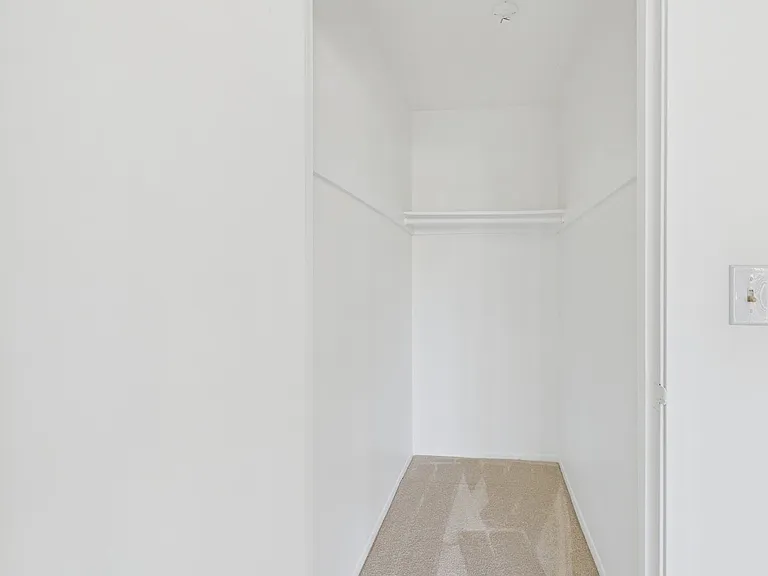 La Cresta Apartments — Photo 48