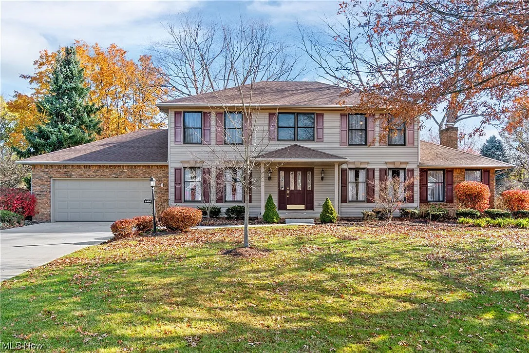 5400 Mosswood Cir NE photo 1