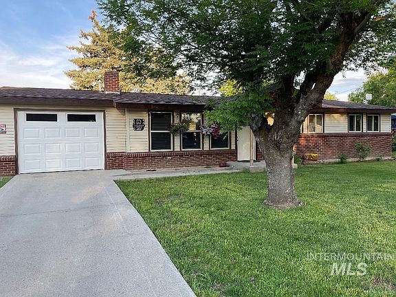 3rd image of 608 Meadow Dr