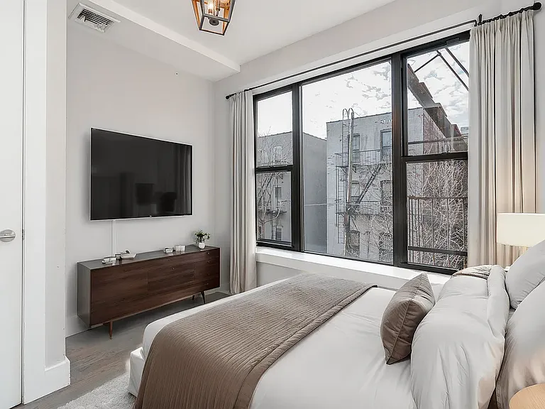 484 Harman St #2L — Photo 3