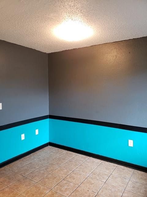 1st image of 1030 W Walnut St APT 207