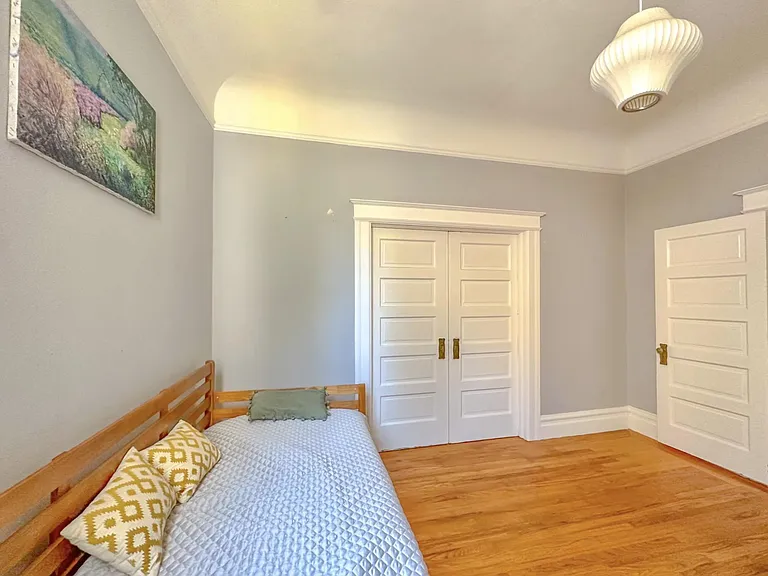 739 Shotwell St — Photo 6