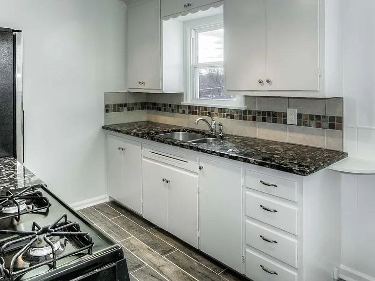 5129 Woolworth Ave — Photo 8