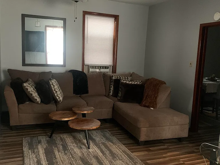 90 Williams Ave #1 — Photo 2