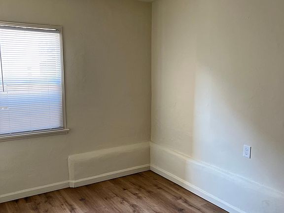 5th image of 1483 E Chevy Chase Dr #D