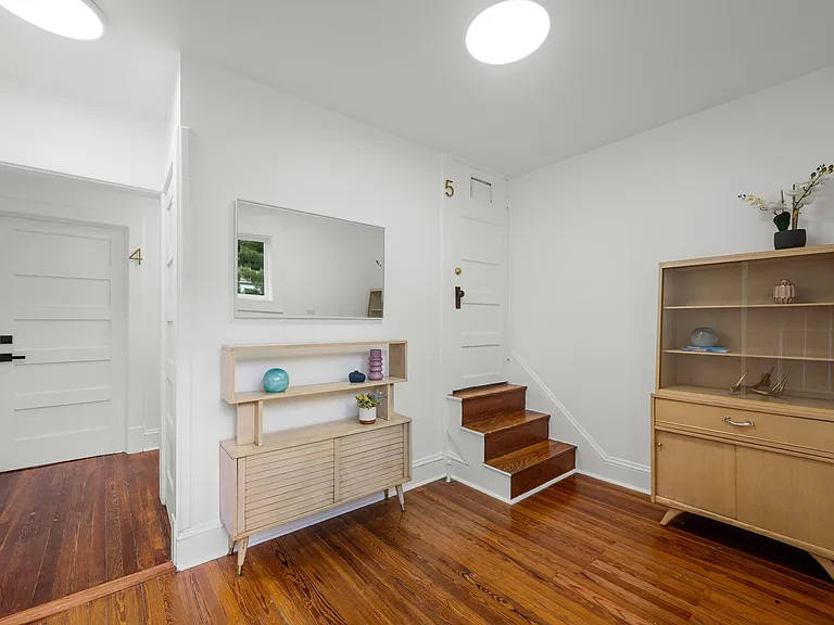 422 W Clifford St #4 — Photo 4