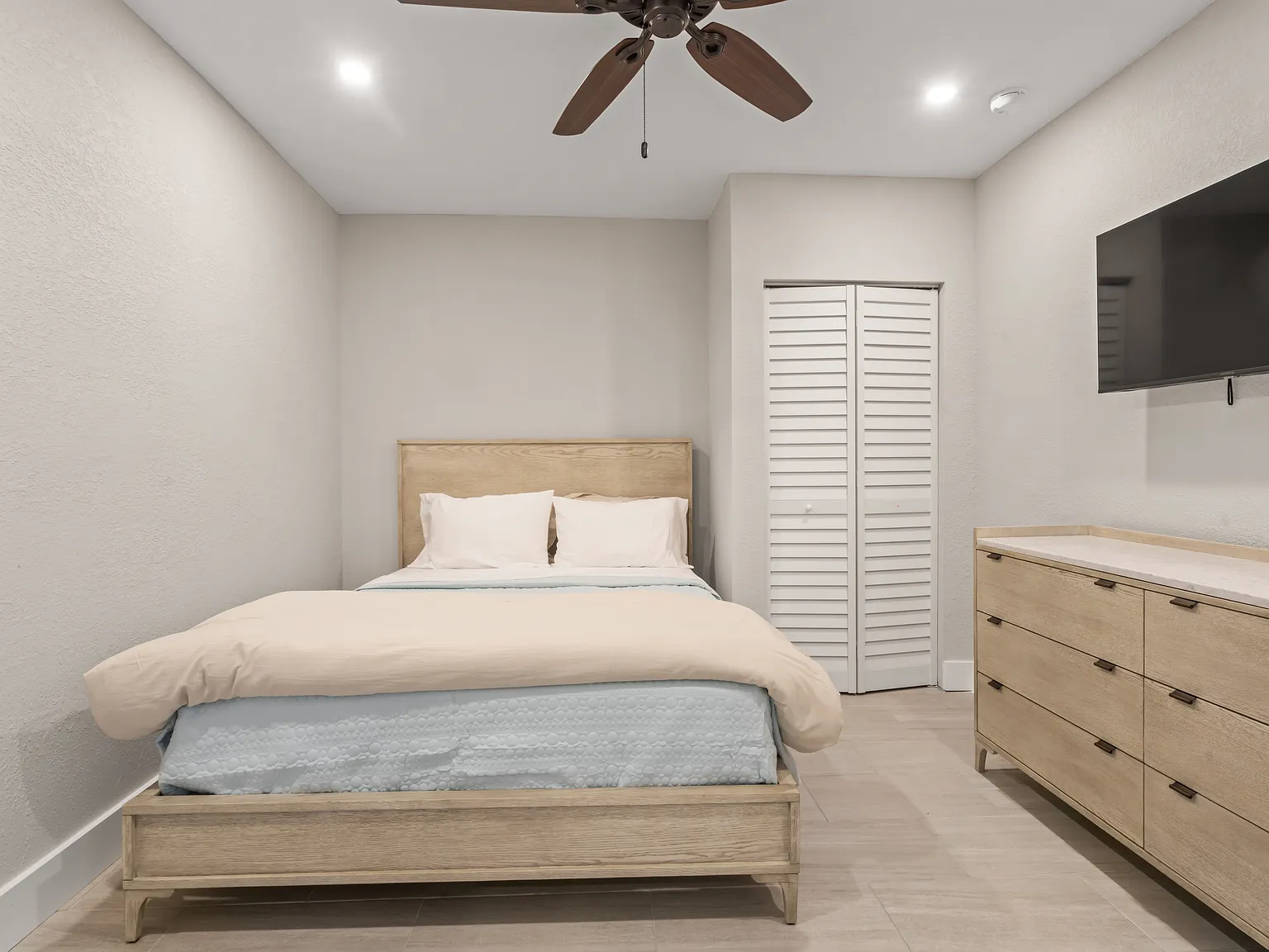 1 bed, $3,050 — Photo 4