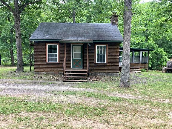 This is a turnkey cabin that could be used as a weekend home, or possible vacation rental. 