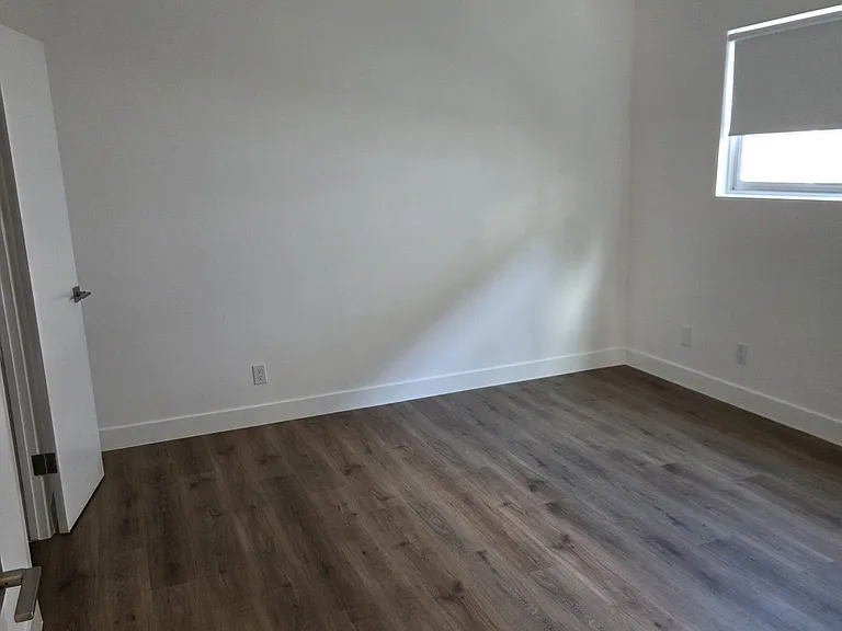 1047 S Shenandoah St #207 — Photo 6