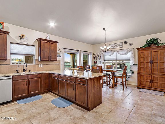 4th image of 2973 Escenico Ct
