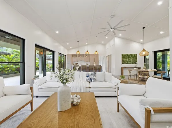 926 Aalapapa Dr, Kailua, HI 96734